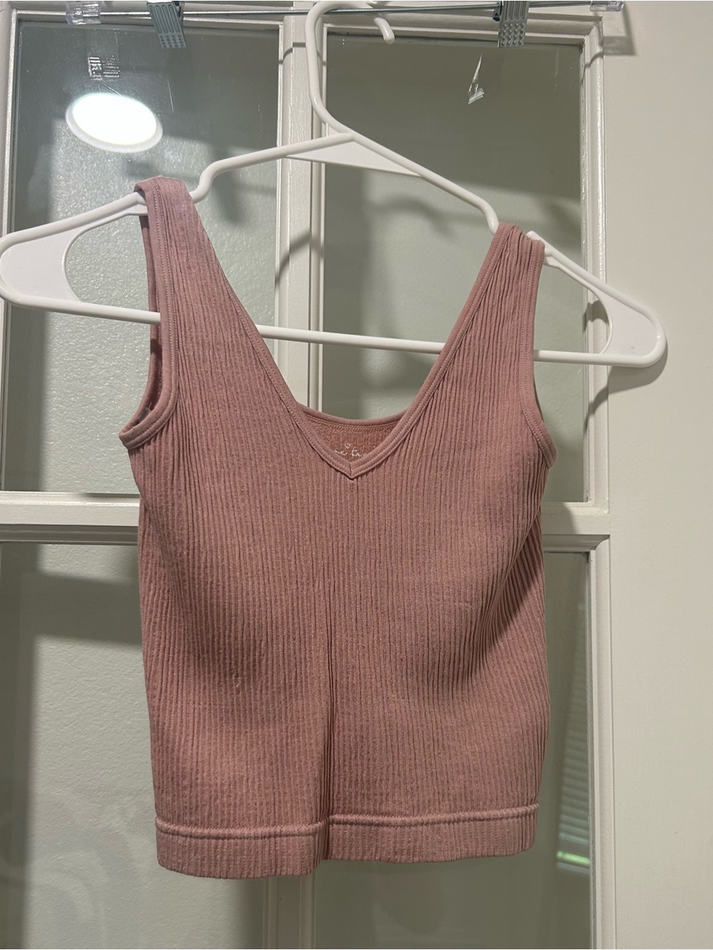 Pink Lily S Ribbed V-Neck Cropped Tank Top in Dusty Rose